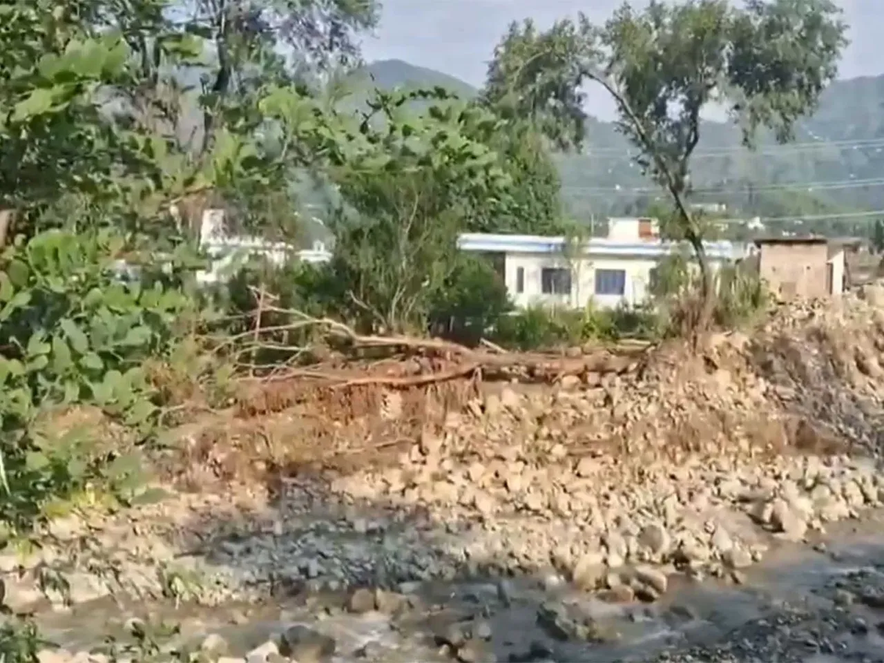 Flash floods wash away agricultural land, crops in J-K's Rajouri