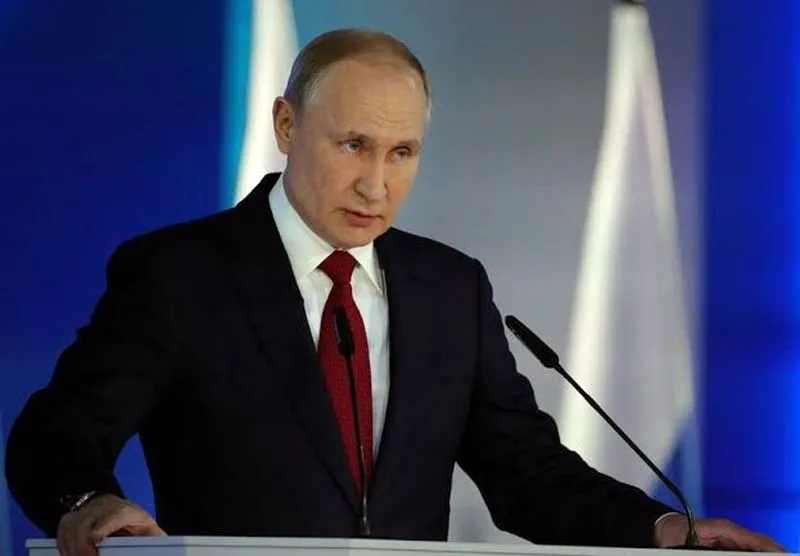 Putin critic leaves Russia after he is barred him from running for parliament