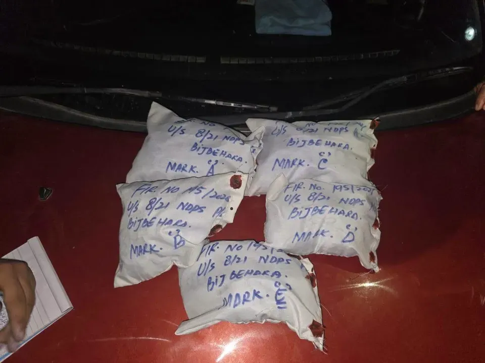 Heroin worth Rs 20 crore seized; drug smuggler arrested: Anantnag Police
