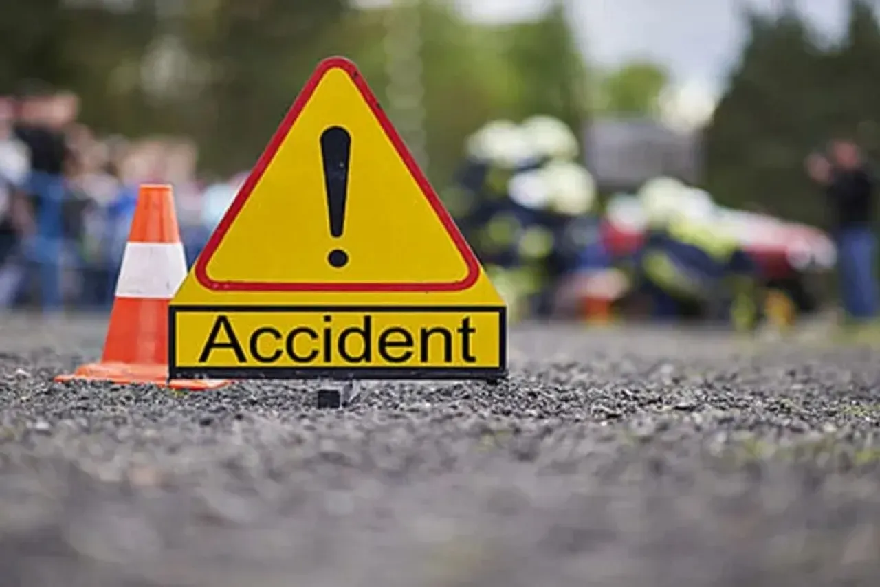 Tempo Overturns on Batote-Doda Road, 10 Injured