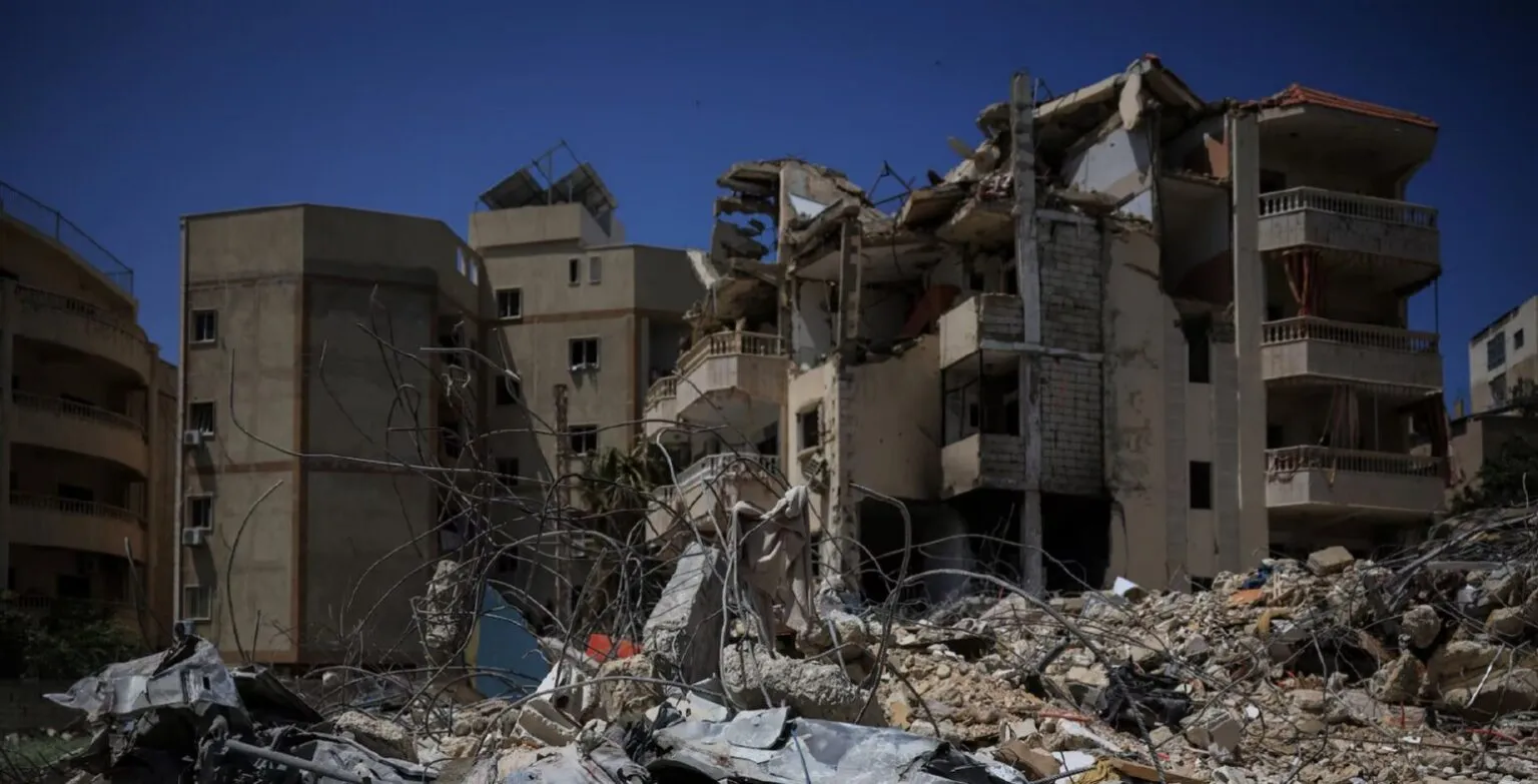 Israel and Lebanon agree to implement ceasefire