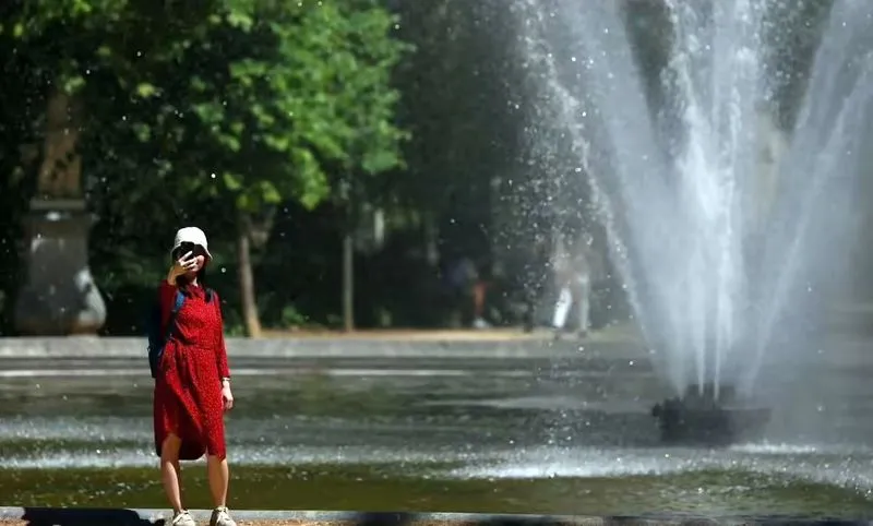 France restricts public alcohol consumption, outdoor sports as heat wave bakes parts of Europe