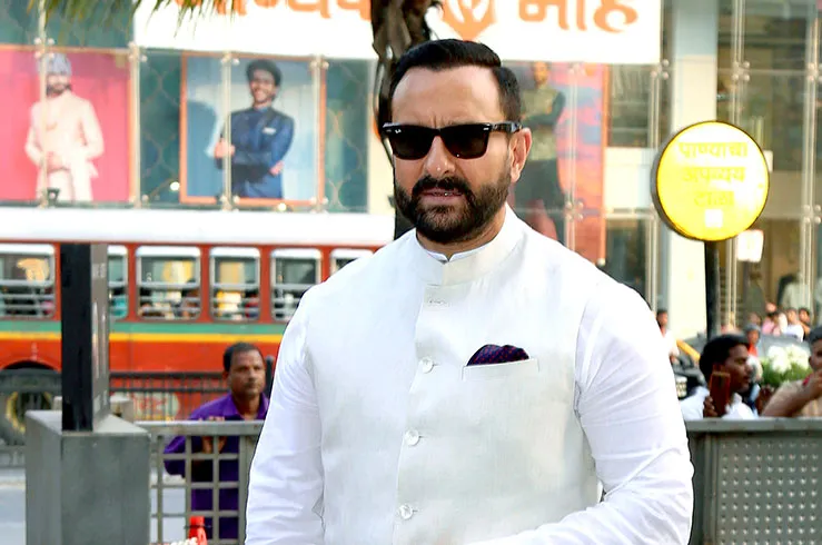 Saif Ali Khan interacts with Army jawans near LoC in Uri