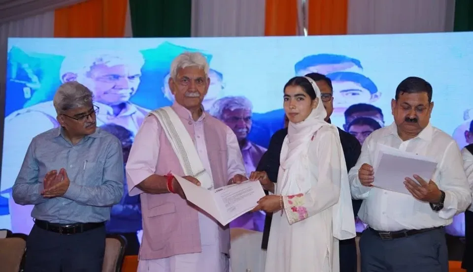 My resolve to develop J&K border villages like cities, towns: LG Sinha