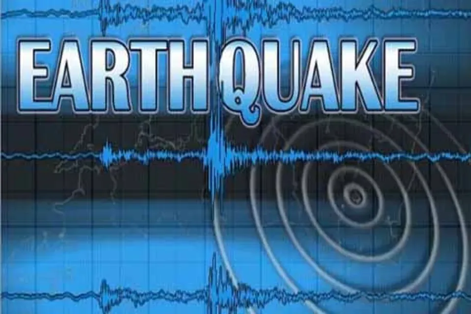 7.8 magnitude earthquake in southern Philippines causes 4 deaths, damage and tsunami