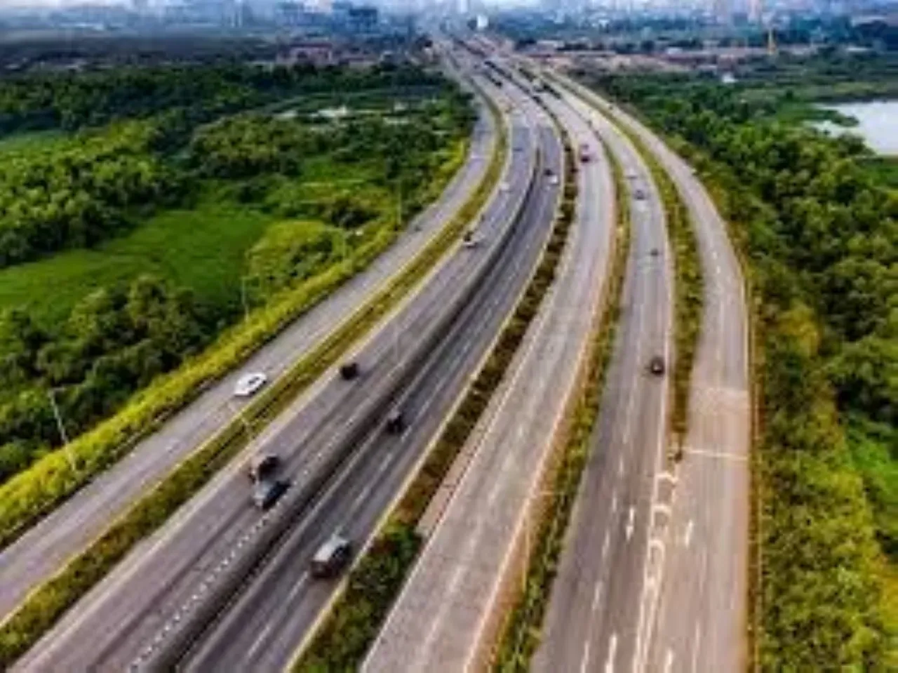 Centre reviews 7,800 km of highway projects across J&K, Ladakh, Telangana