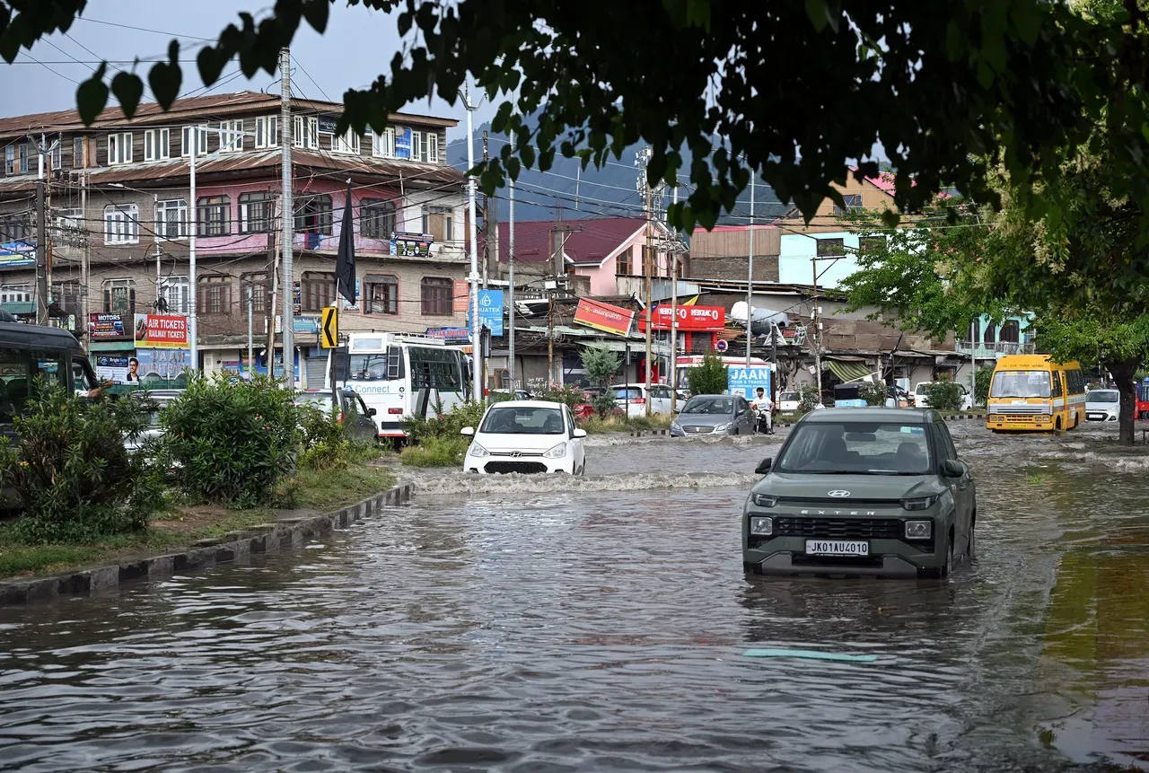 Hour-long downpour exposes Sgr’s drainage woes
