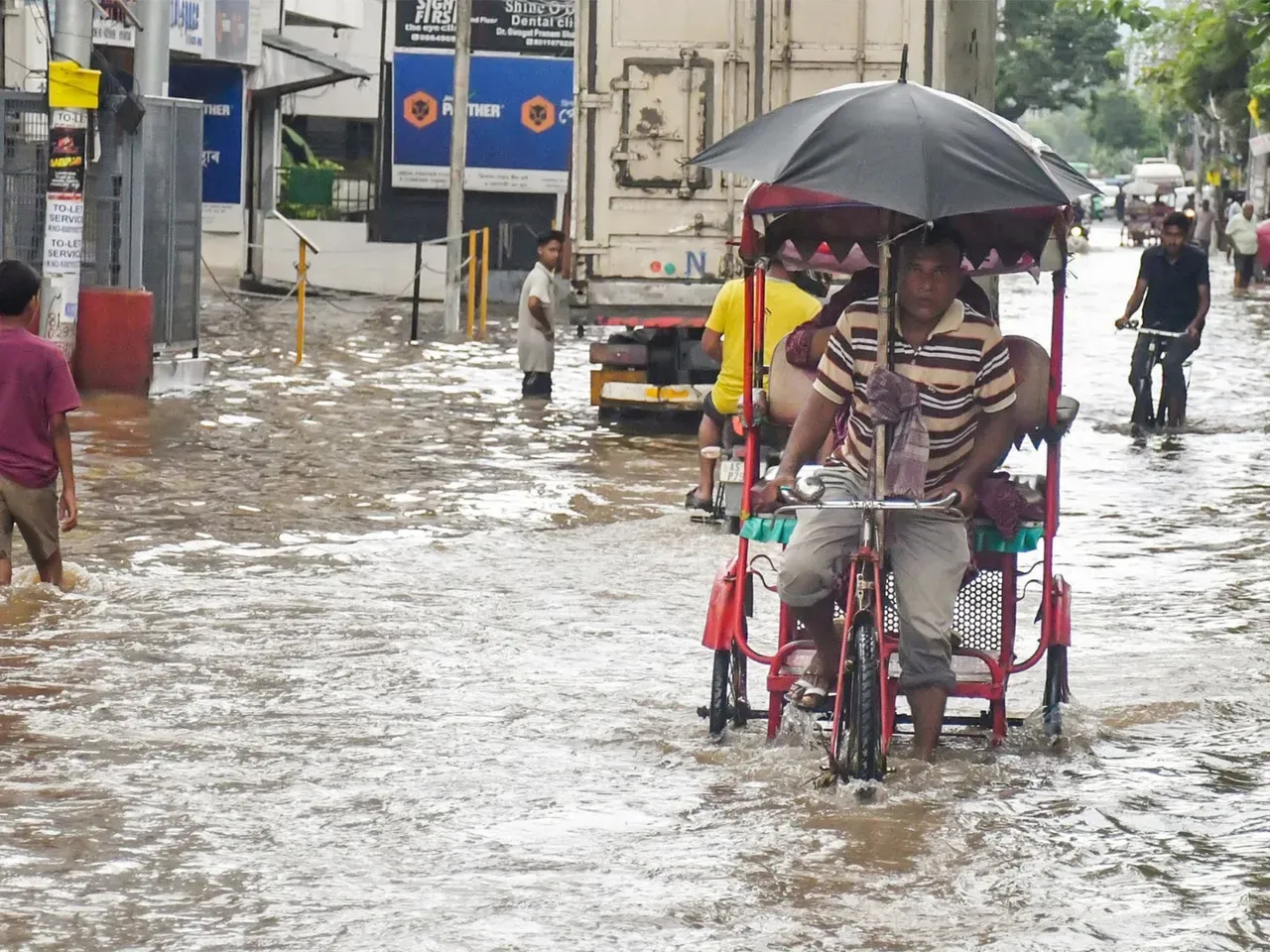 Assam flood crisis deepens as death toll rises to 99; CM takes stock of situation in Darrang