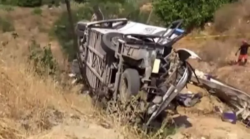 Algerian bus plunges into ravine, killing at least 25