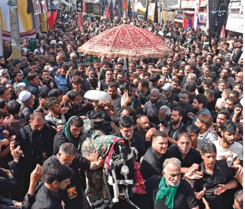 Kashmir marks Ashura with reverence