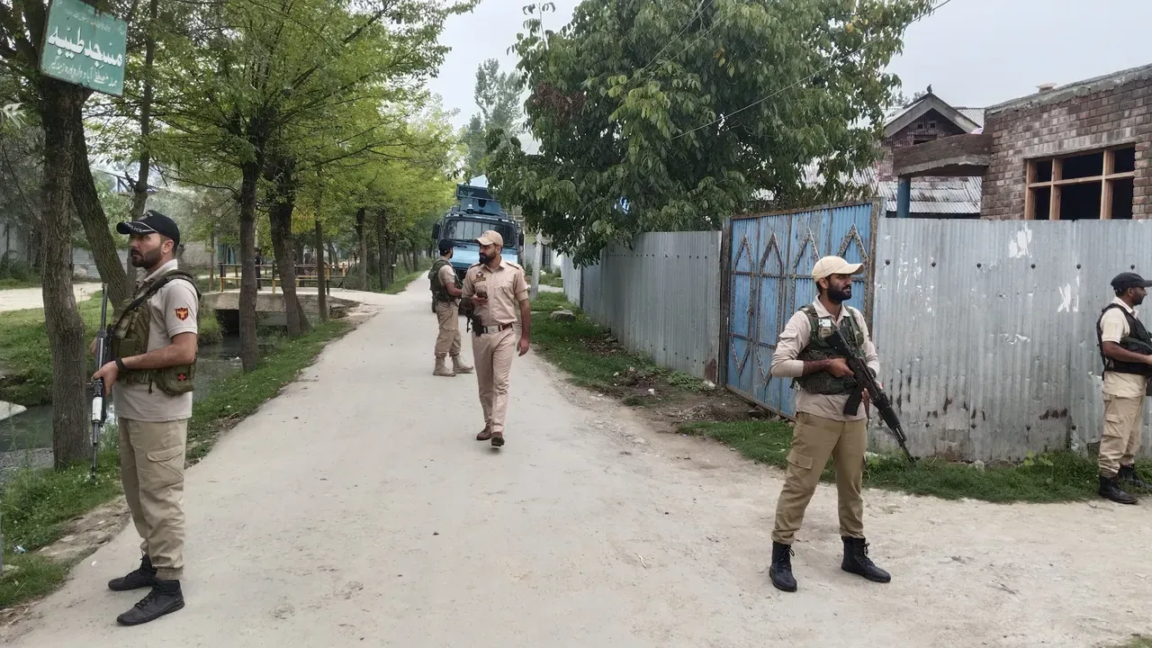 Searches at 26 Locations in Sopore Over Alleged JeI Links